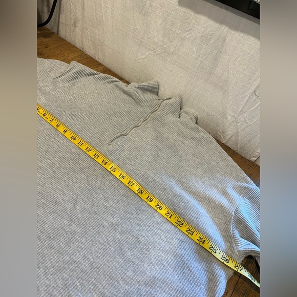 🩶 Ribbed Zip Collar Sweater – H&M – Size XL - Picture 4 of 9